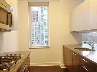 Rented by R New York