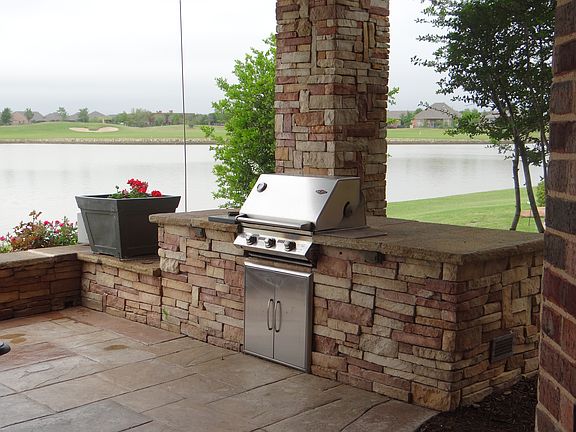 4th image of 6631 Canyon Lake Dr