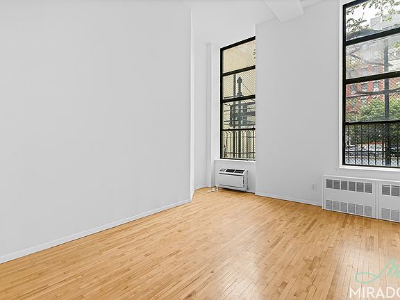 2nd image of 304 E 20th St #Le