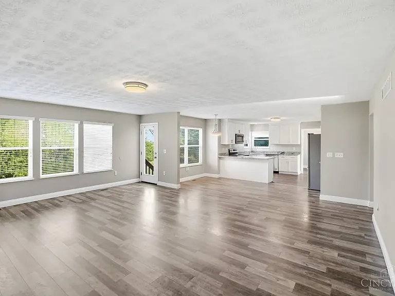 6672 Westminster Ct — Photo 26