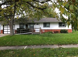 1212 Jewel Ave, St Charles, IL 60174