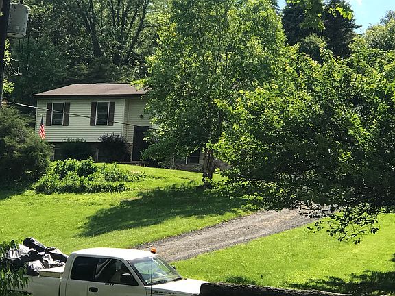 3rd image of 253 Magnolia Dr