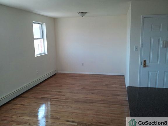 2nd image of 213 Beach 31st St