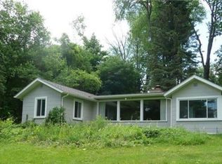 3879 Covert Rd, Waterford, MI 48328