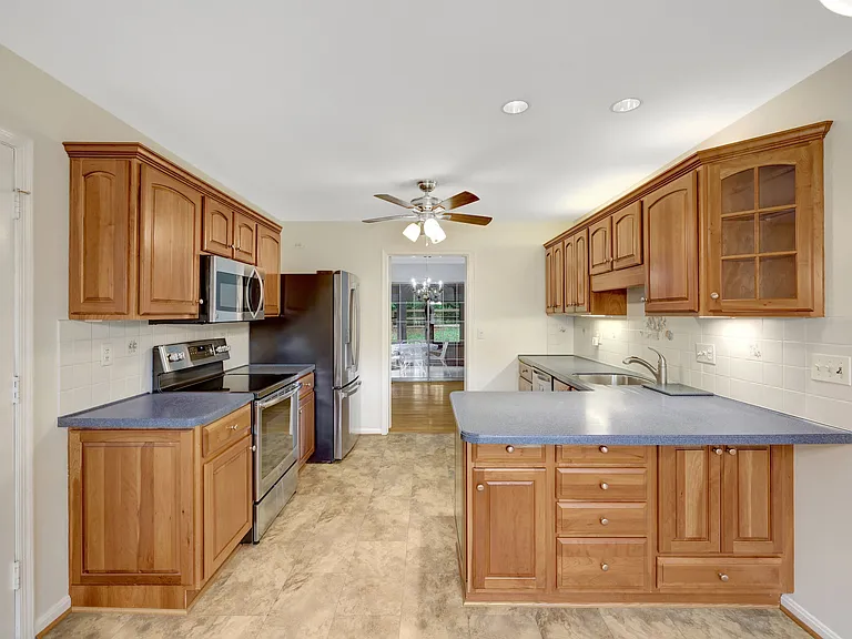 615 Kearney Ct SW — Photo 10