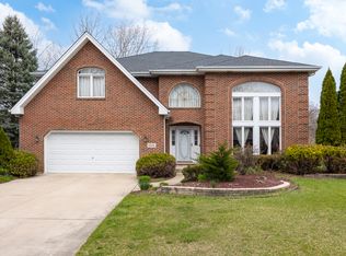 2324 Dunmore Dr, Darien, IL 60561