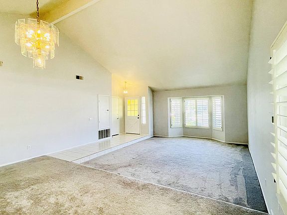 4th image of 24822 Weyburn Dr