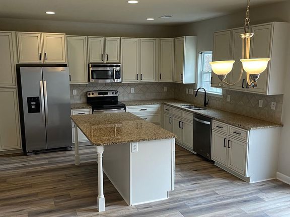 4th image of 1232 Bridgeford Dr NW