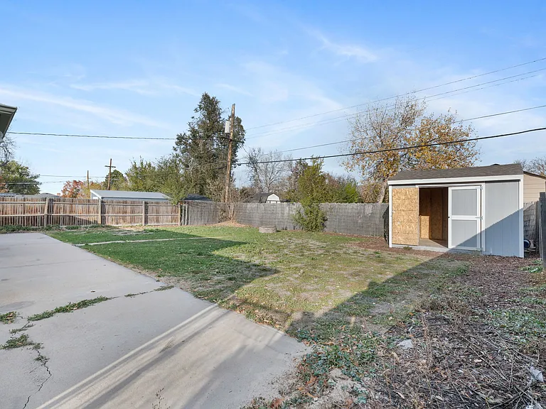 1060 Uvalda St — Photo 21