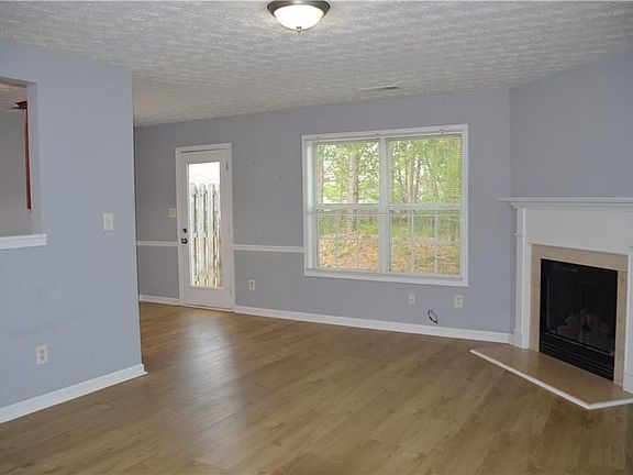 3rd image of 288 Alcovy Walk Dr