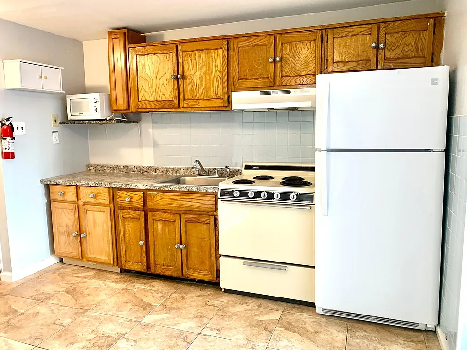 Eat-in Kitchen