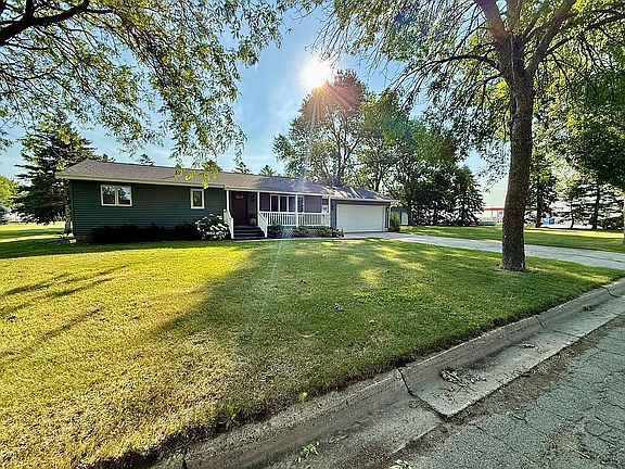 4th image of 428 3rd St SW