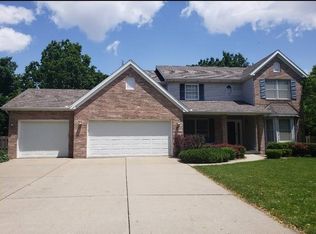 2826 Greenfield Rd, Bloomington, IL 61704