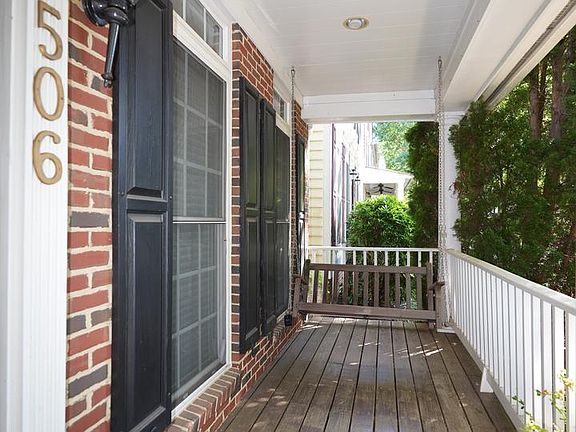 3rd image of 506 Leaning Oak St