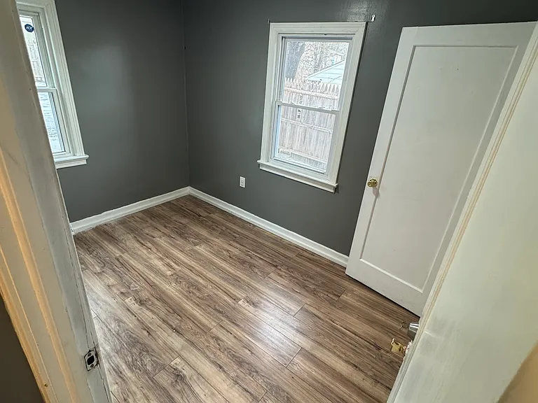 28 York Ave #1 — Photo 9