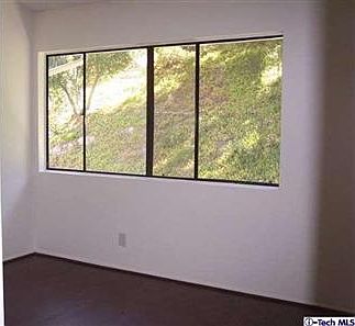 5th image of 10502 Sunland Blvd Unit 1