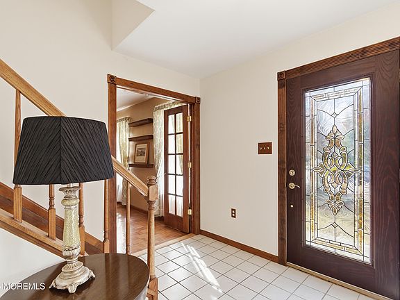 5th image of 109 Foxhollow Drive