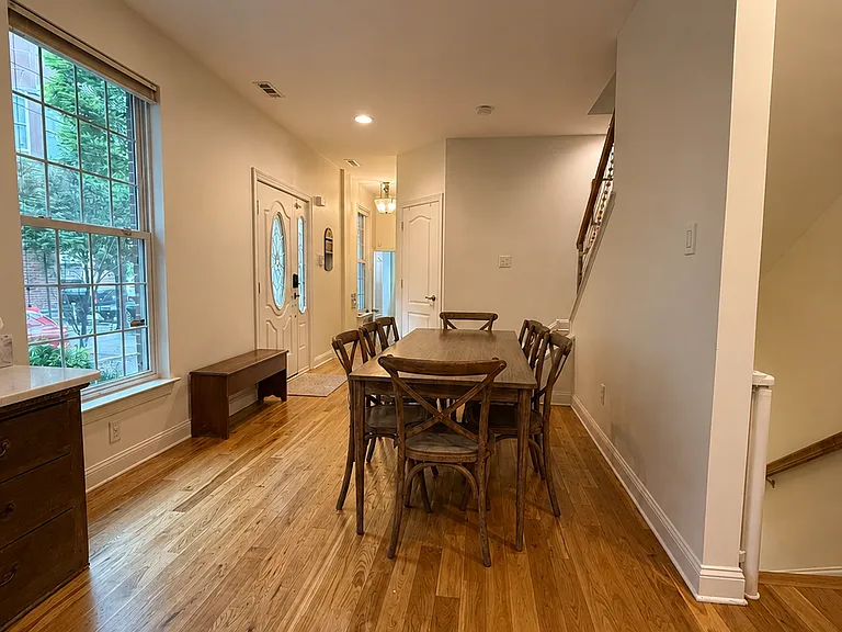 1014 S 22nd St — Photo 28