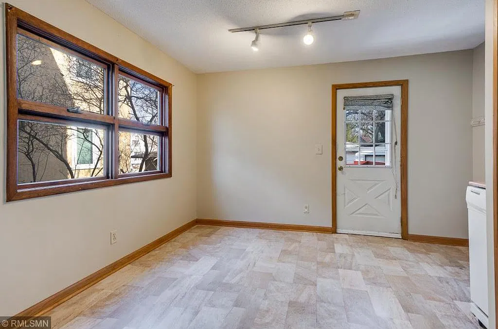 6 bed, 3.5 bath, 4257 sqft, $3,450 — Photo 3