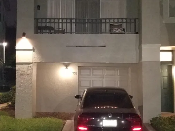 751 Mainsail Dr, Tampa, FL 33602