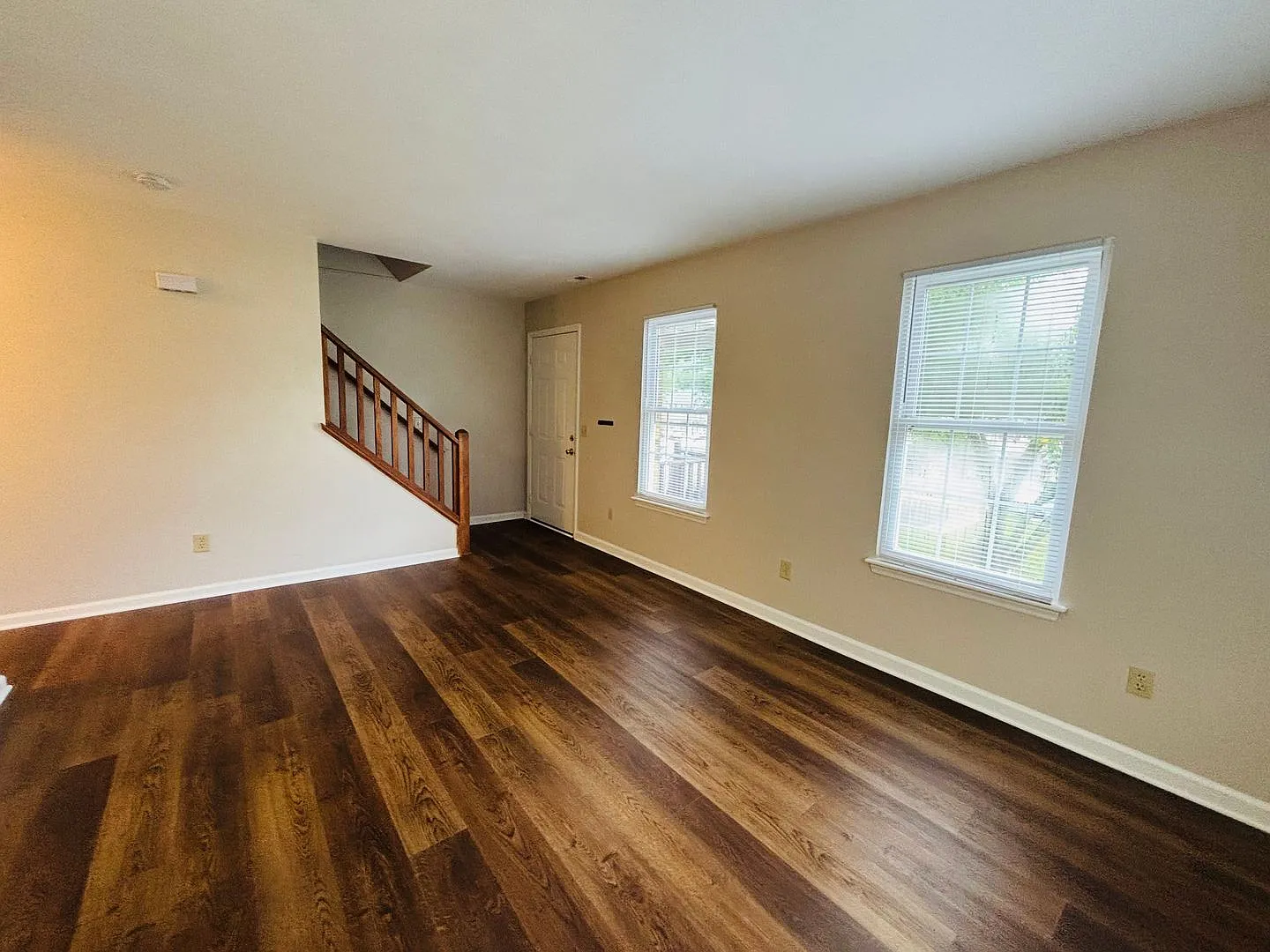 4 Bedroom, 3 Bath Townhouse — Photo 3