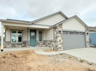 2102 Pack Saddle Rd, Cheyenne, WY 82007