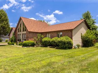 1403 N Magnolia Dr, Marion, IL 62959