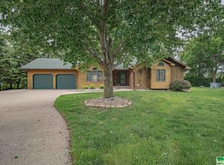 5820 Lorraine Ave, Sioux City, IA 51106