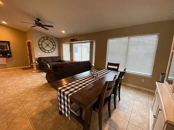 5th image of 51495 White Oak Dr