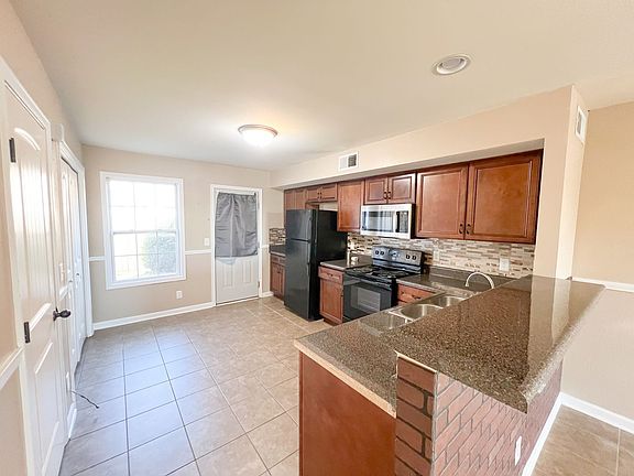 4th image of 2284 McCormick Ln APT A