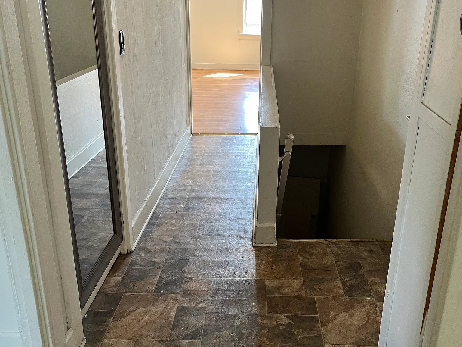 1 bed, 900 sqft, $1,400 — Photo 4