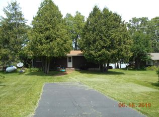 N1412 Spring Lake Rd, Kingston, WI 53926