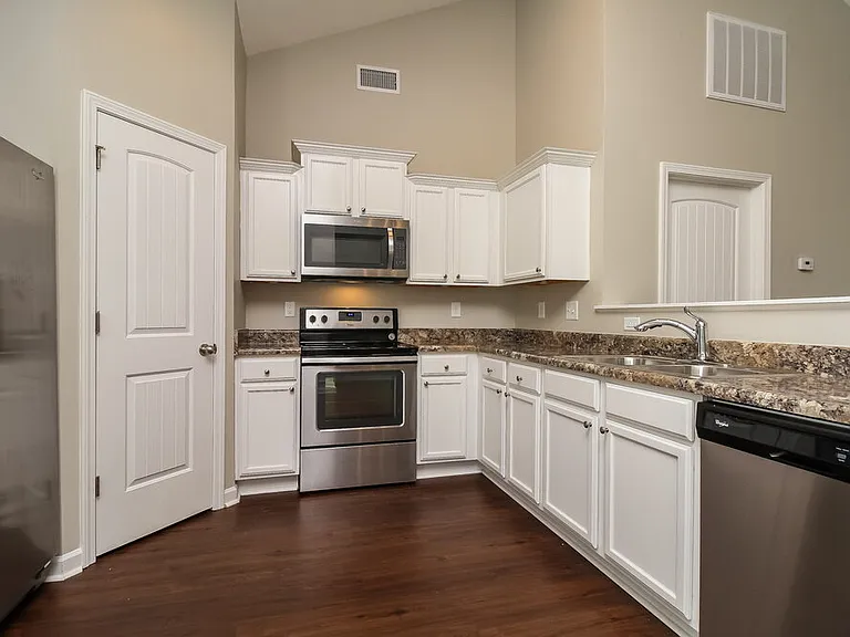 1002 Chimalis Dr — Photo 8