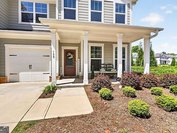 3rd image of 155 Woodford Dr