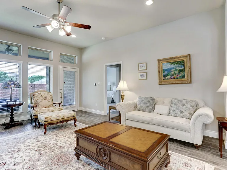 8126 Silverspot Ln — Photo 21