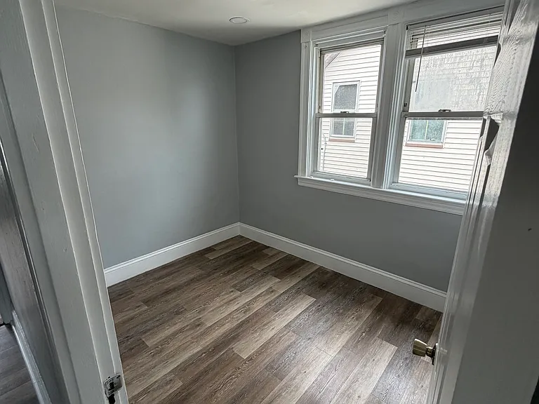 50 Franklin Ave #3 — Photo 6