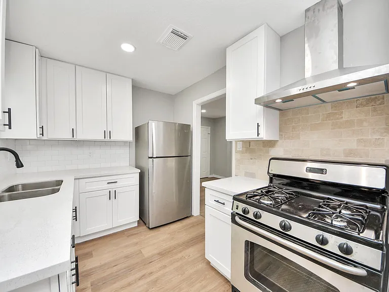 710 Canary Cir — Photo 20