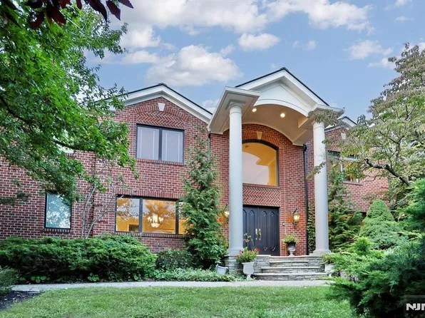 50 Blueberry Drive, Woodcliff Lake, NJ 07677