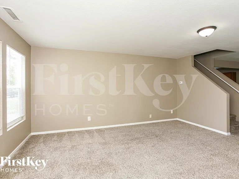 10702 Gathering Dr — Photo 4