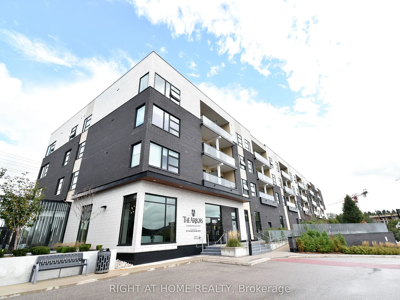 2 bed, $2,700 — Photo 1