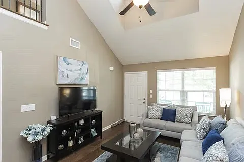 3319 Stormello Ln — Photo 6