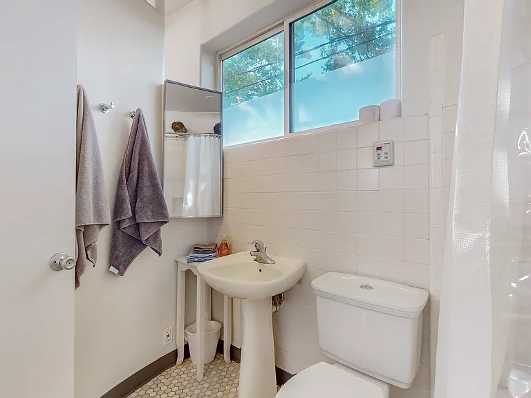 601 Noble Pl NE #2 — Photo 8