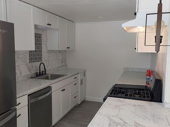 4th image of 1108 3rd St Unit 1