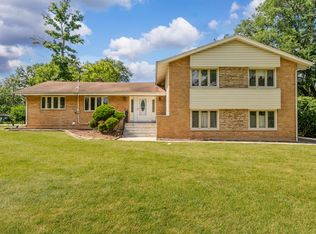 4N300 Briar Ln, Bensenville, IL 60106