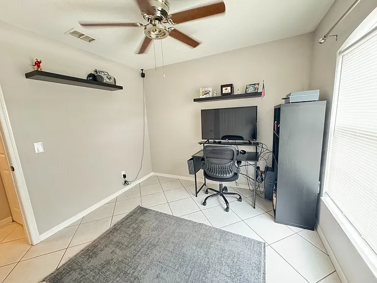 1049 Amanda Kay Cir — Photo 3