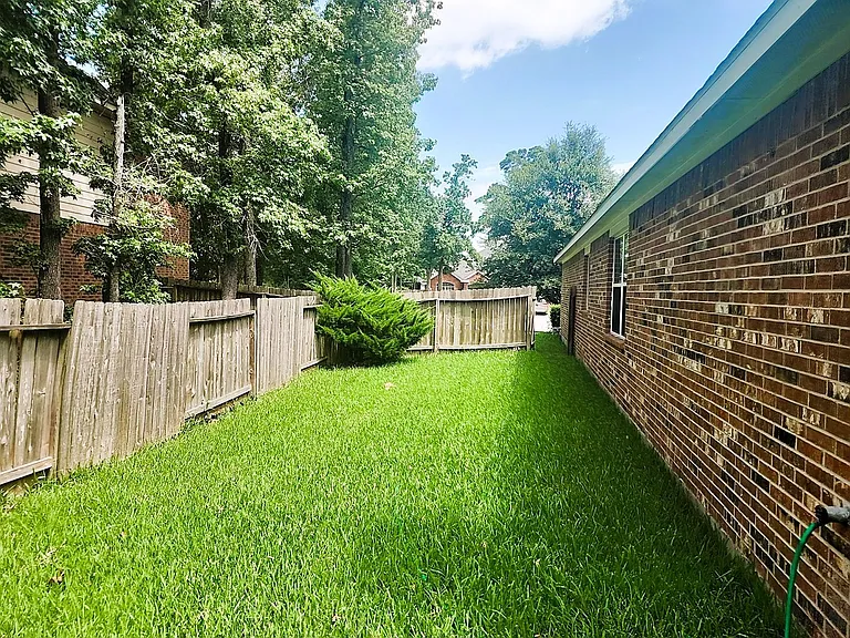 1014 Spring Lakes Haven Dr — Photo 20