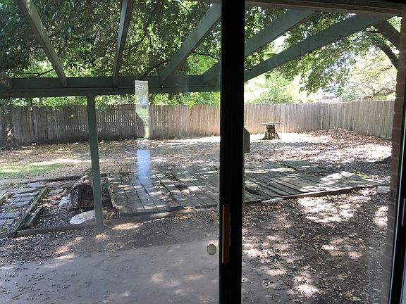 5th image of 404 Southlake Dr