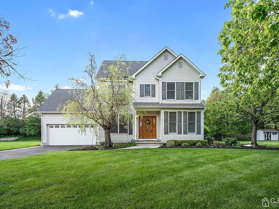 1st image of 22 Knight Dr W