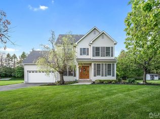 22 Knight Dr W, Plainsboro, NJ