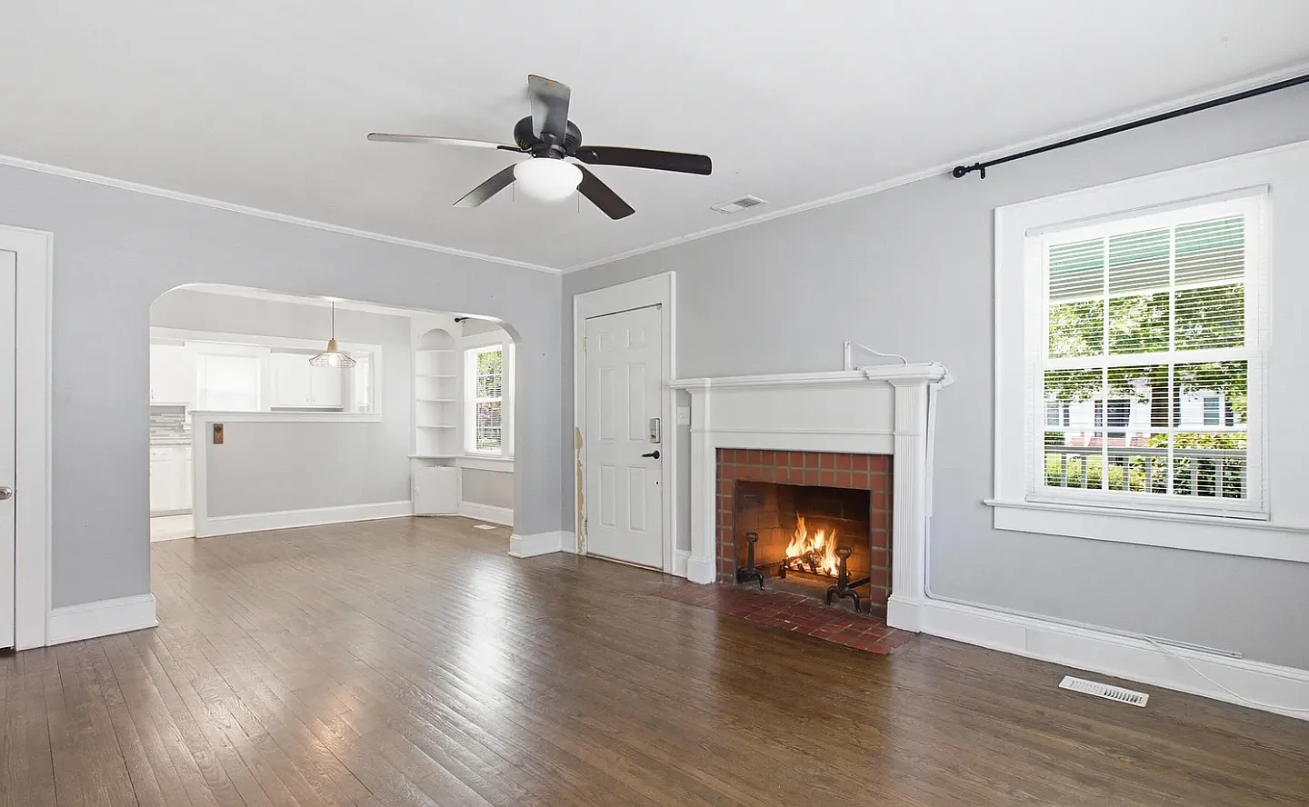 3 Beds, 2 Bath House in Ghent Neighborhood — Photo 2